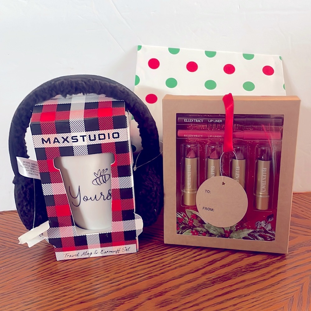 Last call! Gift to go! For a special person, NWT